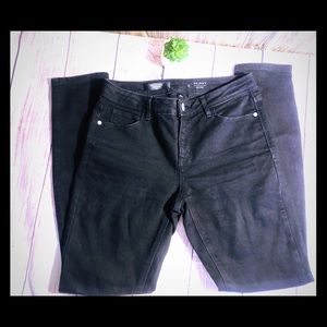 Vera wang mid rise skinny jeans